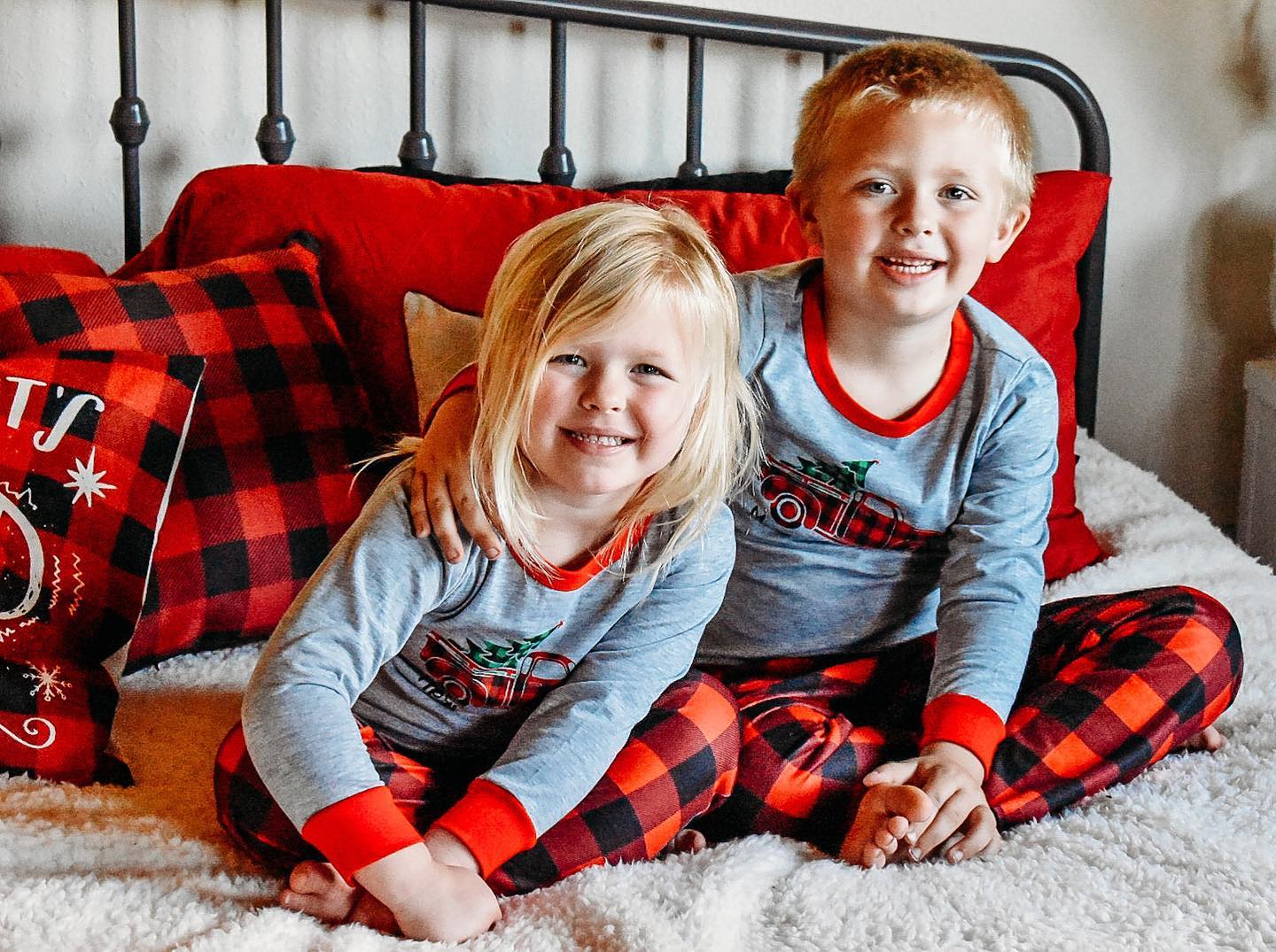 IFFEI Matching Family Pajamas Sets Christmas PJ's Sleepwear Truck Print Top and Plaid Pants with Pocket